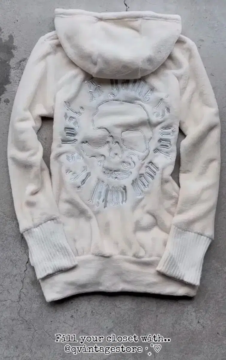 Cozy Worldwide zip-up hoodie on Bunjang Global Site.